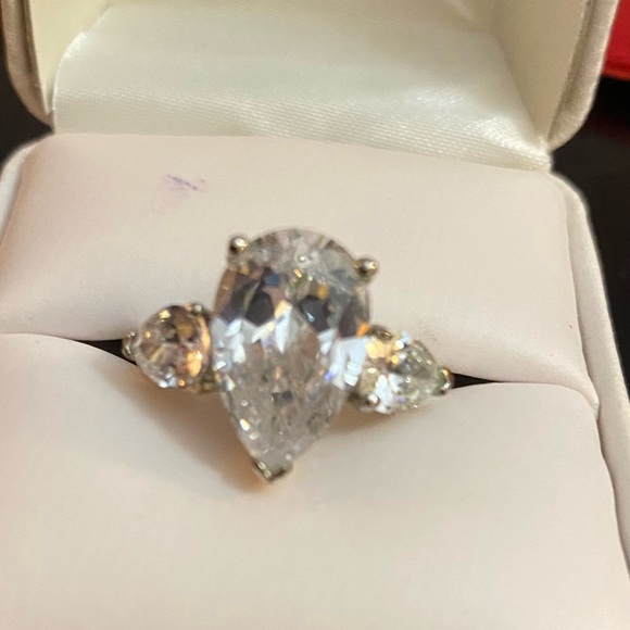 Vintage 925 Sterling Silver Cubic Zirconia ring - Picture 4 of 9